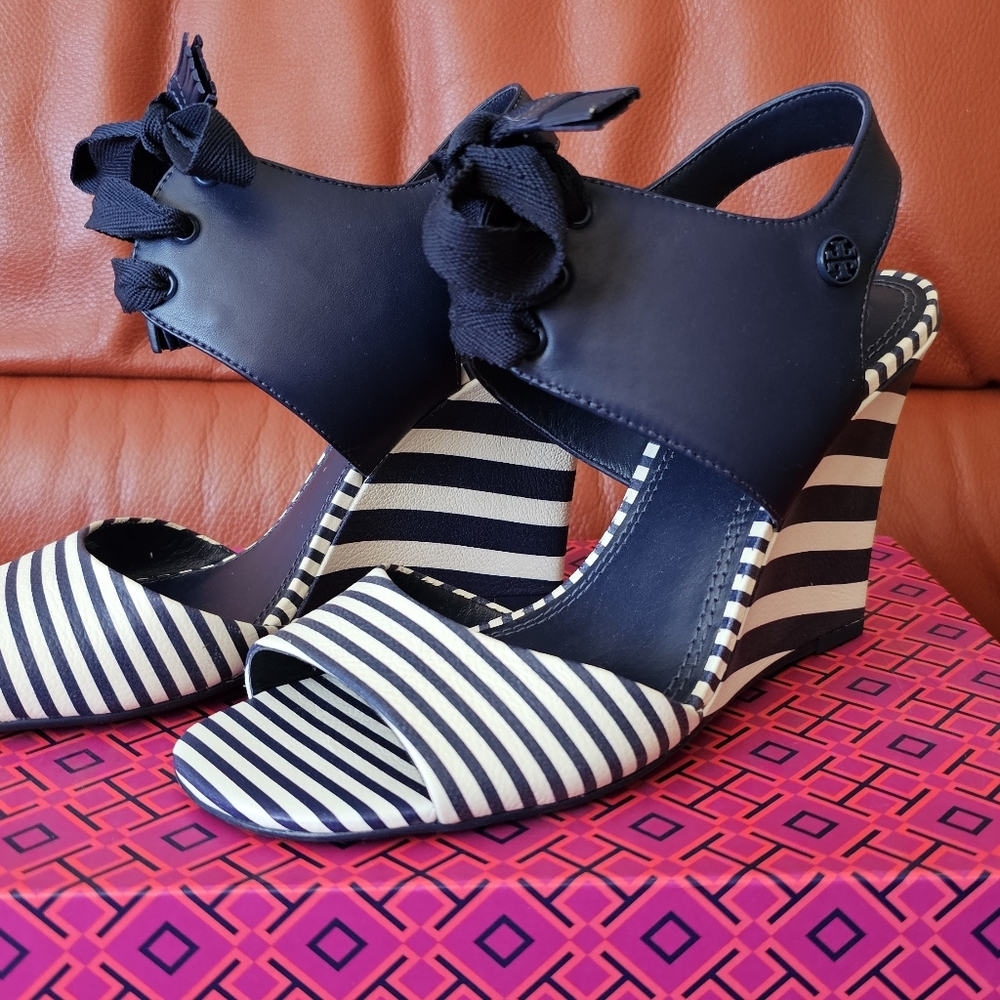 NIB Tory Burch Nautical Stripes Navy Sea/White Maritime Wedge Sandals Size 8